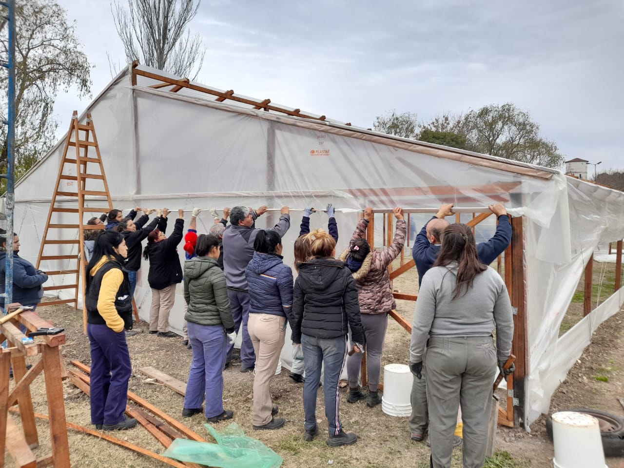 Construcción de invernadero para la agricultura familiar agroecológica  urbana y periurbana